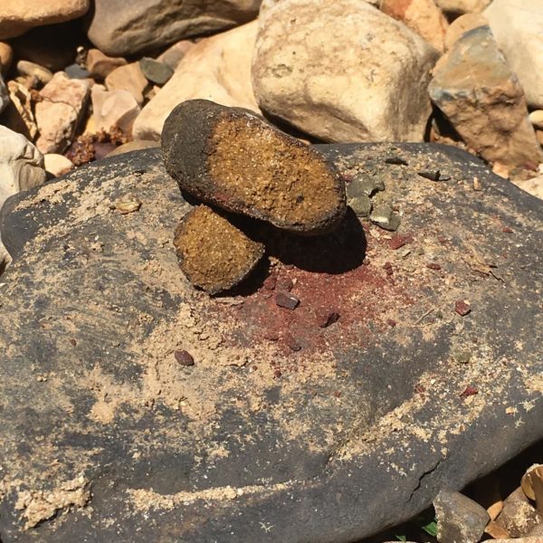 Brown-Gold earth colors in this rock.