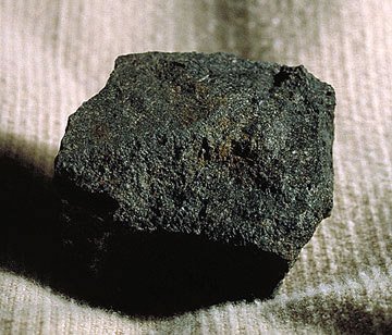 A photo of bituminous coal that looks just like the rock I use to make my black pigment.